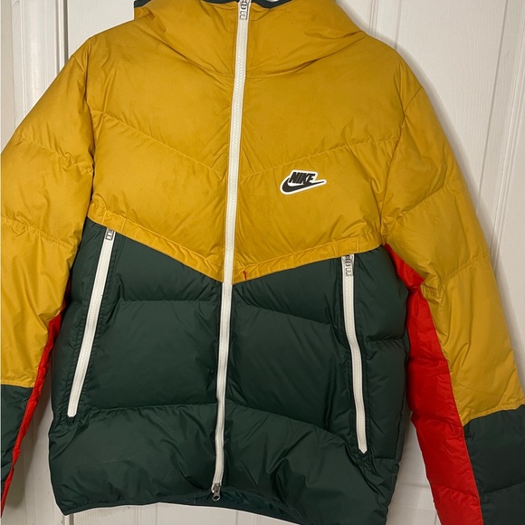 Nike Puffer Jacket - Picture 3 of 5